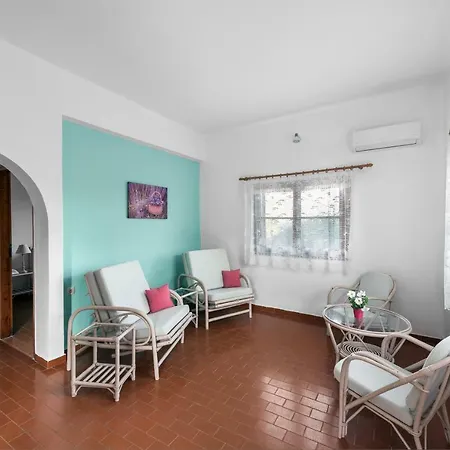 Cavo Grosso Aparthotel Mavrovoúnion