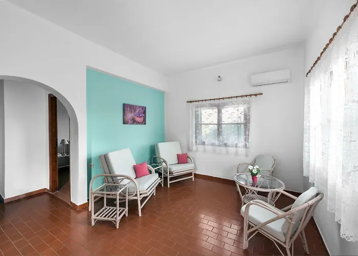 Cavo Grosso Aparthotel Mavrovoúnion