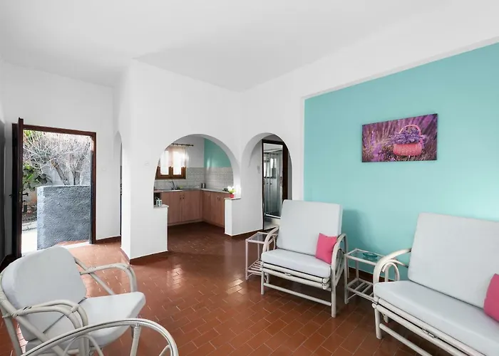 Cavo Grosso Aparthotel Mavrovoúnion